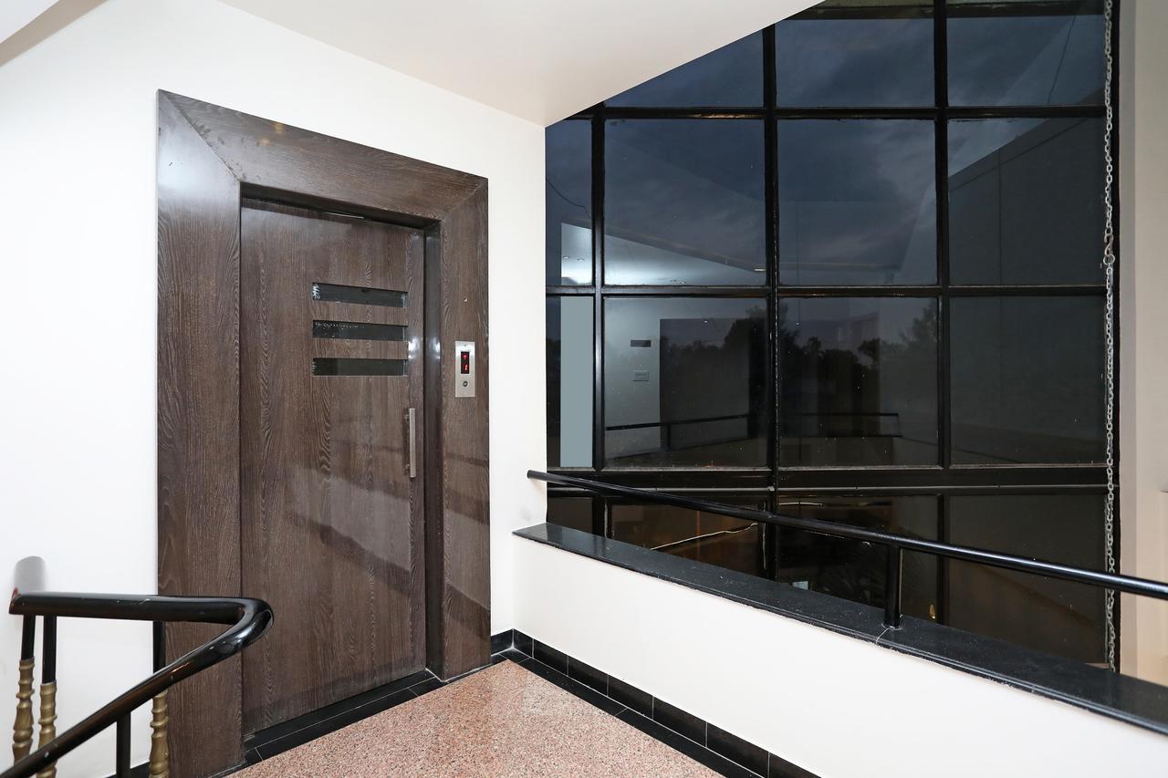 Oyo 10672 Hotel Riviera Nashik Zewnętrze zdjęcie