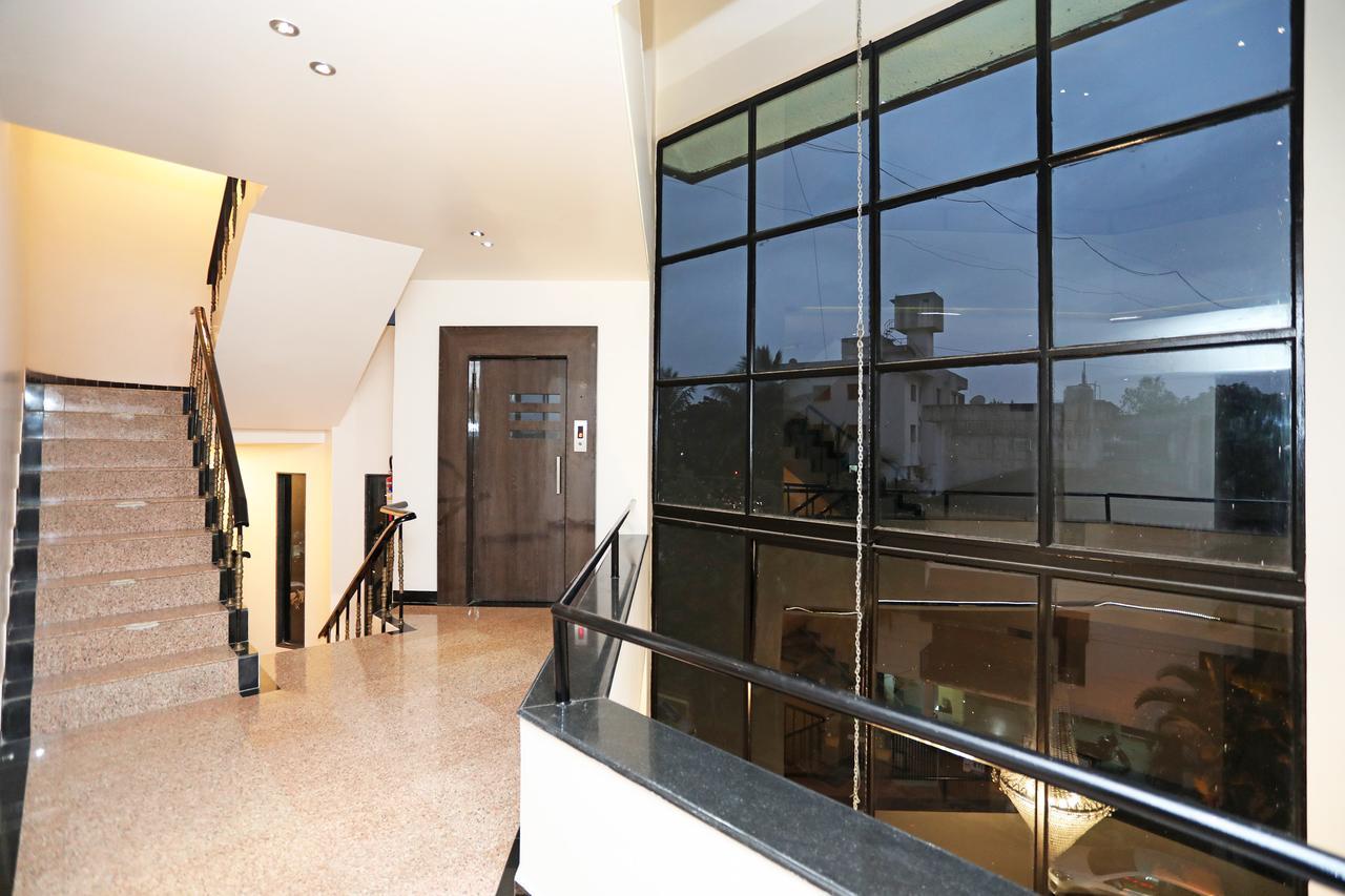 Oyo 10672 Hotel Riviera Nashik Zewnętrze zdjęcie