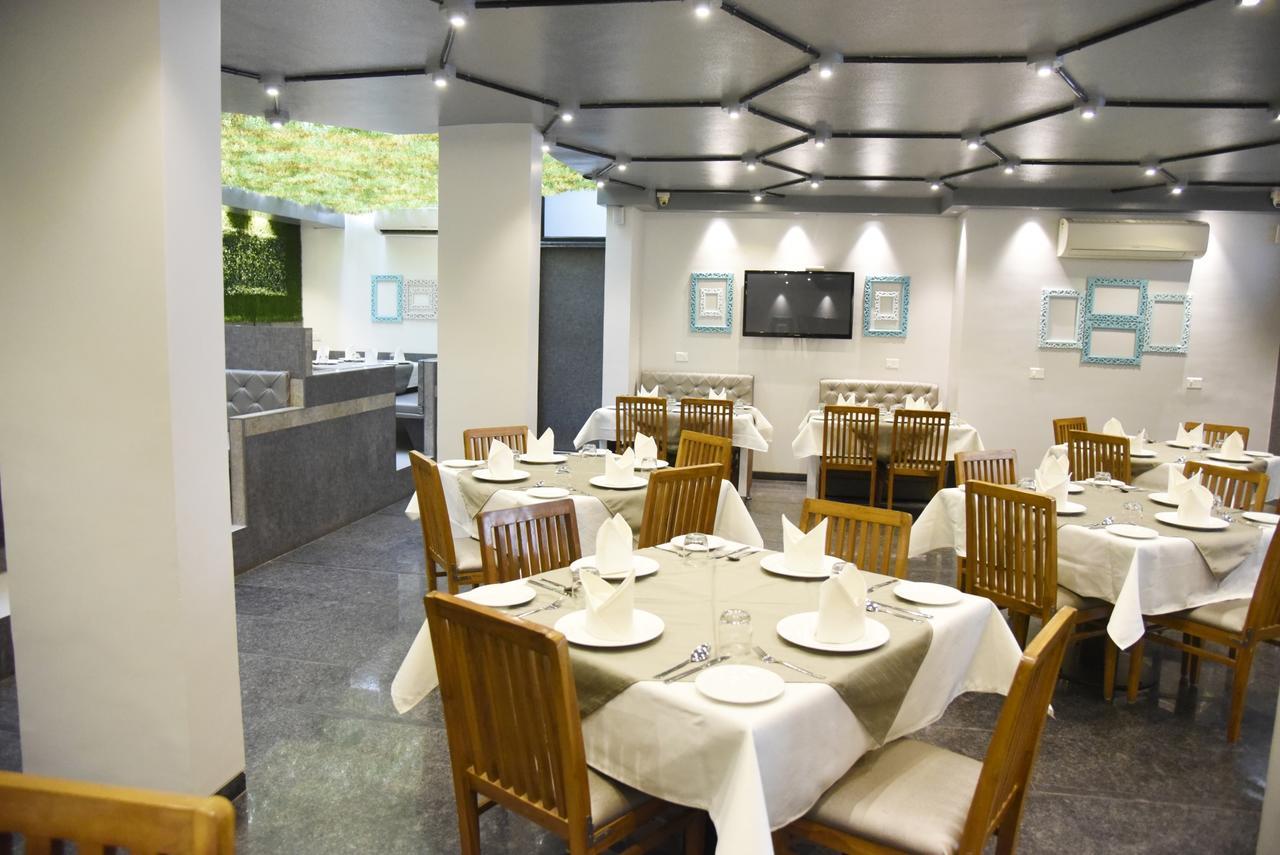 Oyo 10672 Hotel Riviera Nashik Zewnętrze zdjęcie