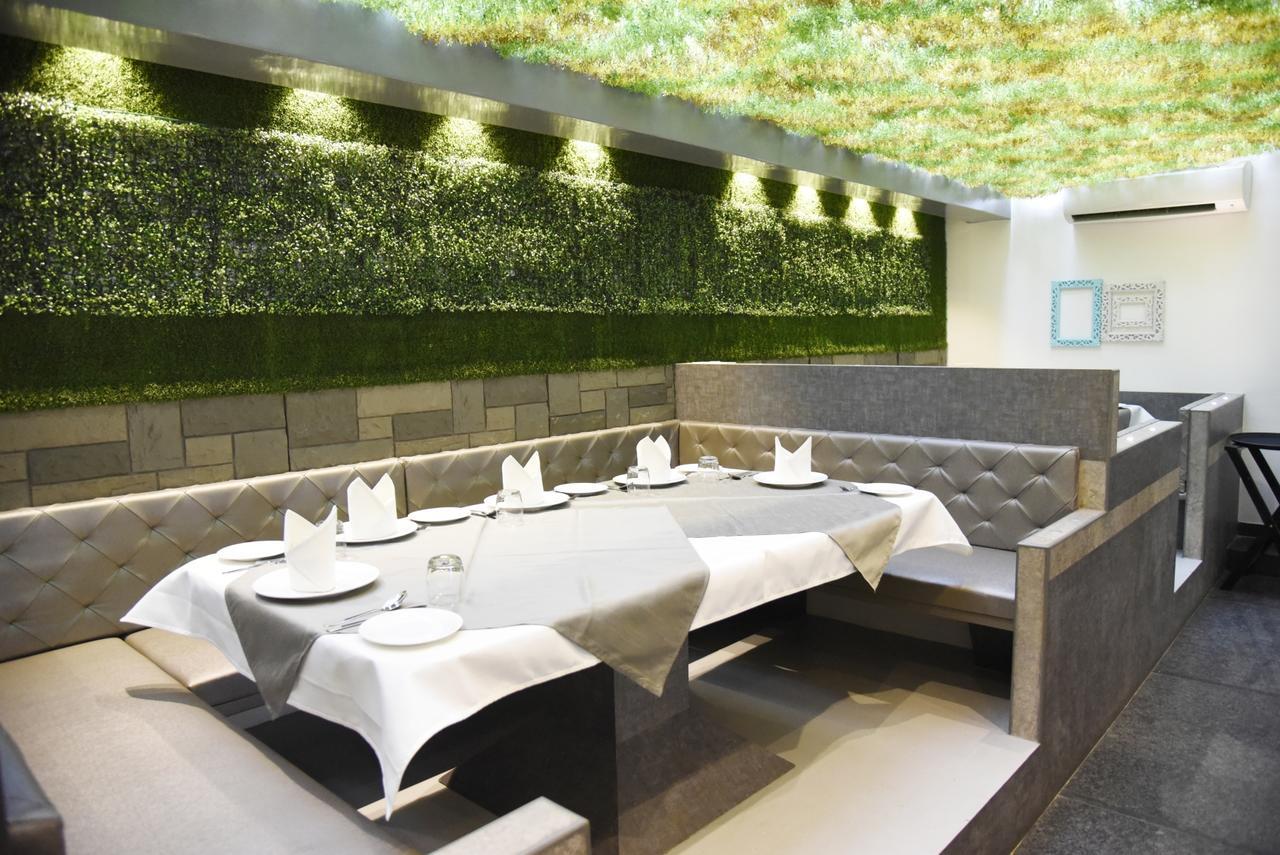 Oyo 10672 Hotel Riviera Nashik Zewnętrze zdjęcie
