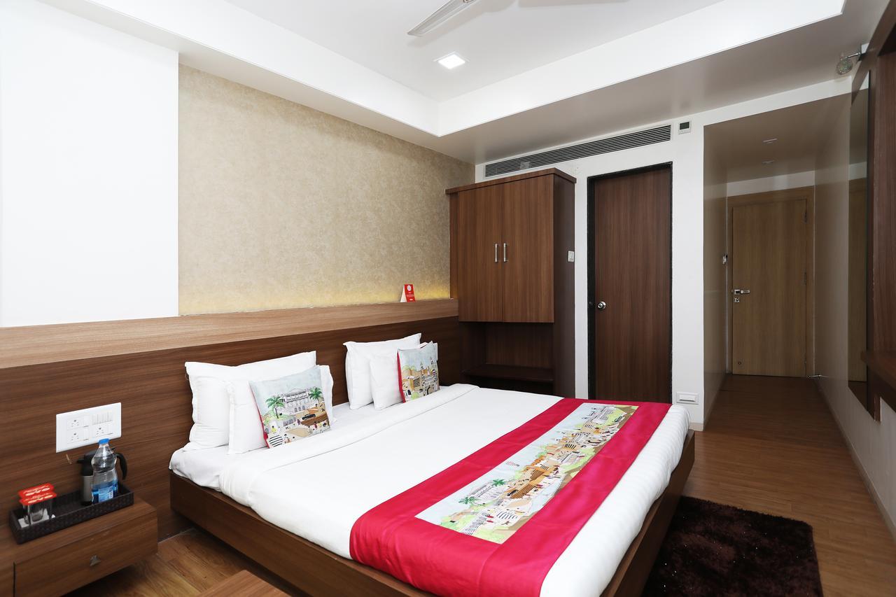 Oyo 10672 Hotel Riviera Nashik Zewnętrze zdjęcie